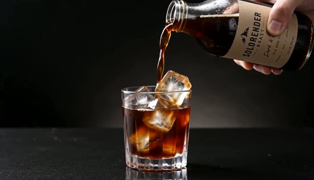 Dark Bar Hero Pour